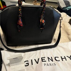 Givenchy Antigona